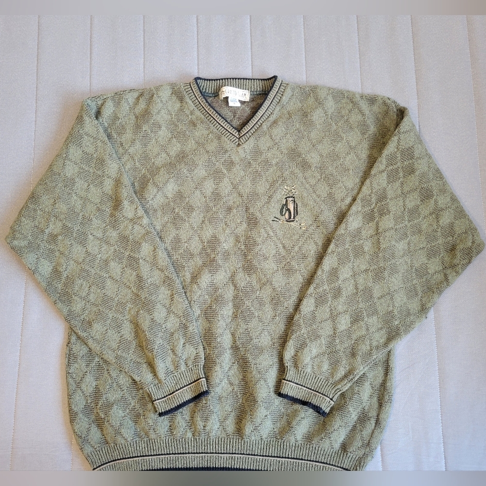 Grand Slam V-Neck Argyle Sweater in Olive and Beige